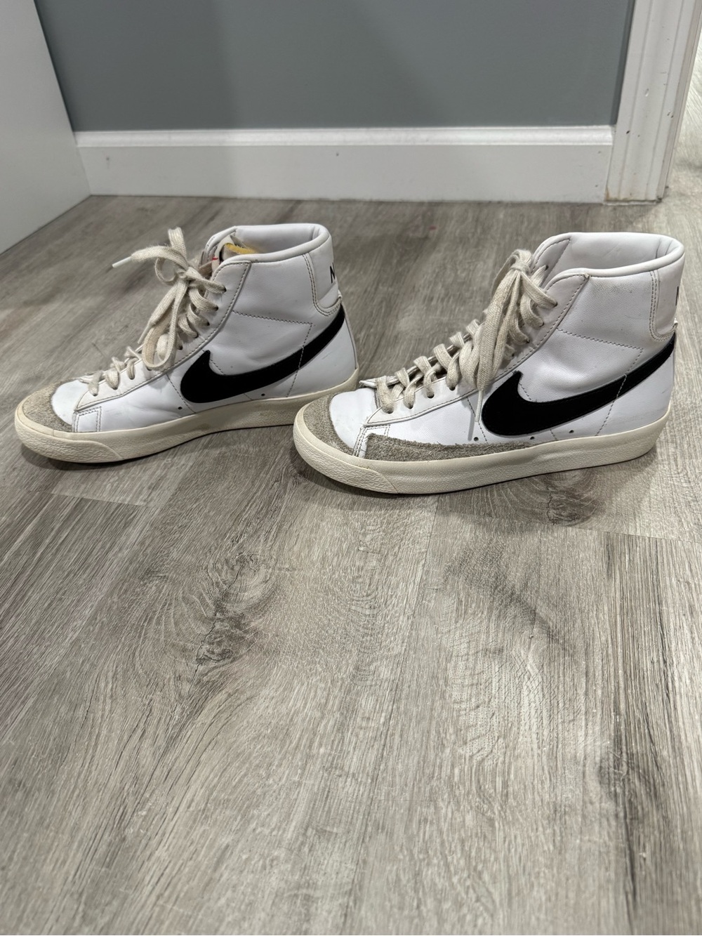 Nike Blazer Mid '77 Vintage Sneakers Women’s Size 7 - Picture 5 of 9
